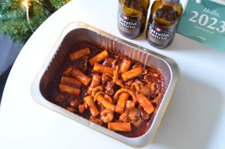 화끈한녀석들 새오똥400g 새우,오징어,똥집 볶음요리 소스,밀떡, 참기름 포함 — 5점을 준 리뷰어가 2022년 11월 올린 사용 사진