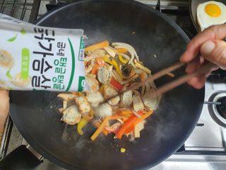 굽네몰 [굽네] 탱글탱글 닭가슴살볼 3종, 닭가슴살 오븐 스테이크 3종 — 4점을 준 리뷰어가 2021년 5월 올린 사용 사진