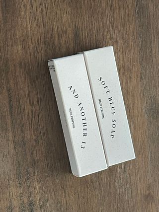 멈칫(MUMCHIT) 넥퍼퓸 NECKPERFUME 2가지 향 — 5점을 준 리뷰어가 2021년 11월 올린 사용 사진
