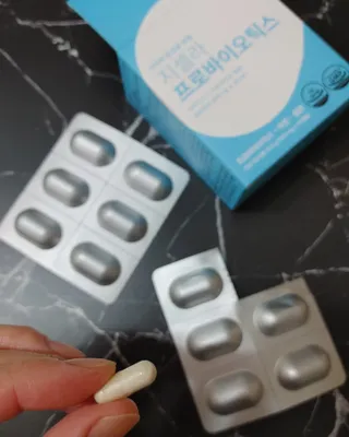 [지셀라] 프로바이오틱스 100억 유산균 보장 (1개월분 / 350mg X 30캡슐) — 4.5점을 준 리뷰어가 2023년 4월 올린 사용 사진