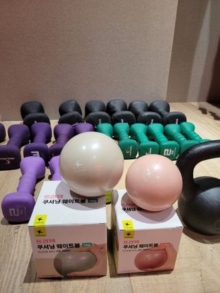 트라택 쿠셔닝 웨이트볼 0.5kg + 1kg SET — 5점을 준 리뷰어가 2022년 6월 올린 사용 사진