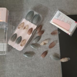 데싱디바 매직프레스 가을신상 스틸레토+오발_5종 중 택1 — 5점을 준 리뷰어가 2021년 10월 올린 사용 사진
