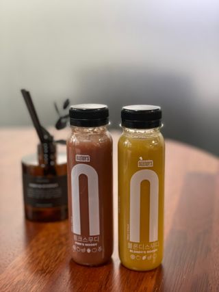 BLENDY'S 핑크 스무디+블론디 스무디 — 5점을 준 리뷰어가 2021년 10월 올린 사용 사진
