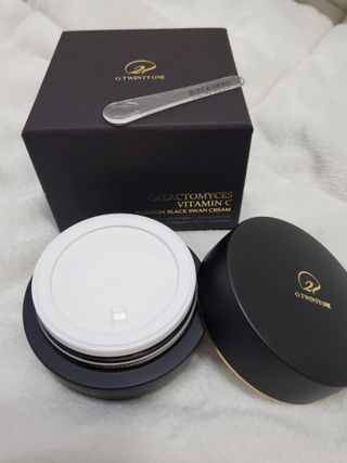 오투에니원 갈락토미세스 비타민 C 프리미엄 블랙스완 크림 50g — 5점을 준 리뷰어가 2022년 12월 올린 사용 사진