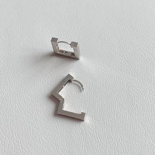 [골드앤디어] 14K 사각 네모 원터치 귀걸이_3color — 5점을 준 리뷰어가 2021년 6월 올린 사용 사진