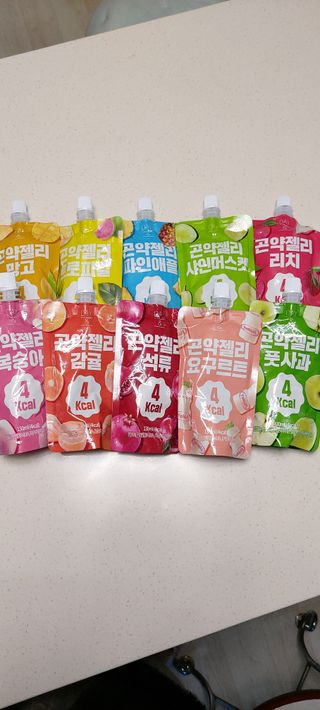 참앤들황토농원 10가지 맛, 입맛대로 스페셜하게~ 가볍게 한 포 땡! 곤약젤리 스페셜 패키지 130ml x 30포 — 4점을 준 리뷰어가 2022년 12월 올린 사용 사진