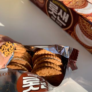 롯데제과 롯샌 카페크런치 — 5점을 준 리뷰어가 2021년 10월 올린 사용 사진