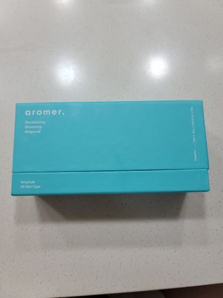 아로메르 리바이탈라이징 블루밍 앰플 10ml x 4ea — 5점을 준 리뷰어가 2021년 8월 올린 사용 사진