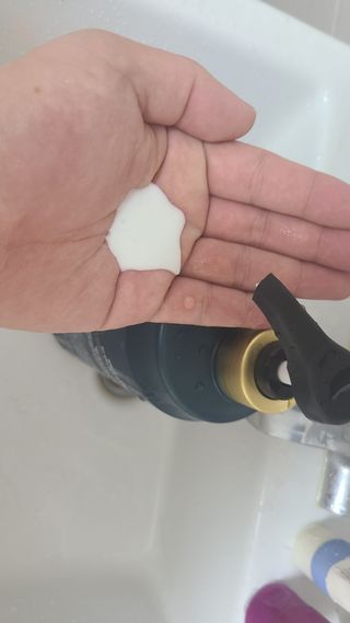 [포레스트스토리] B7 안티 헤어로스 샴푸1,000ml + 헤어팩 1,000ml — 5점을 준 리뷰어가 2021년 3월 올린 사용 사진