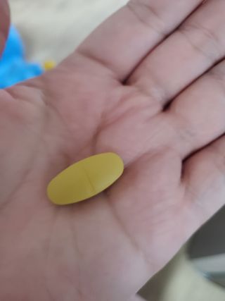 Swisse 스위스 고함량 밀크씨슬 35,000mg 60정 — 4점을 준 리뷰어가 2021년 11월 올린 사용 사진