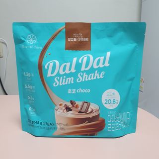 달달슬림쉐이크 구매평★달달슬림 맛있는 단백질 쉐이크 파우치 다이어트 식사대용 프로틴 파우더 보충제 — 5점을 준 리뷰어가 2025년 8월 올린 사용 사진