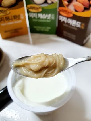 짜먹는 이지견과 짜먹는 이지아몬드, 짜먹는 이지허니피넛, 짜먹는 이지캐슈넛 각 10g X  10포 — 5점을 준 리뷰어가 2021년 3월 올린 사용 사진