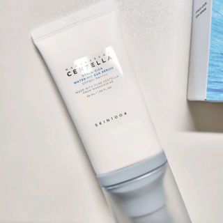 [스킨1004] 마다가스카르 센텔라 히알루-시카 워터핏 선세럼 50ml — 5점을 준 리뷰어가 2024년 5월 올린 사용 사진