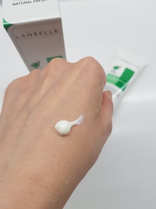 랑벨 내츄럴 프레시 업 선크림 75ml — 5점을 준 리뷰어가 2022년 5월 올린 사용 사진