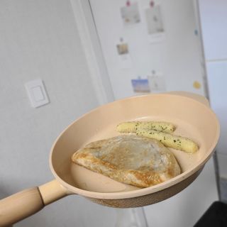 디케이식품(주) 고르곤졸라&모짜렐라 치즈스틱 400g — 5점을 준 리뷰어가 2023년 3월 올린 사용 사진