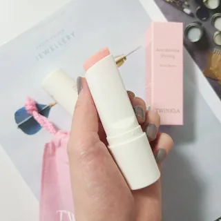 트윙클라 안티링클 샤이닝 멀티밤 — 5점을 준 리뷰어가 2022년 7월 올린 사용 사진