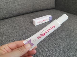 이엔코스 알부틴 알파 화이트닝크림 — 5점을 준 리뷰어가 2021년 3월 올린 사용 사진