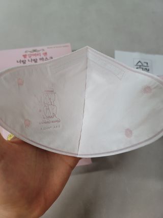 [숨그림]  덴탈마스크 짱구 우리아이 그리고 내가 쓰는 믿을수있는 케릭터 마스크  16종 — 4점을 준 리뷰어가 2021년 9월 올린 사용 사진