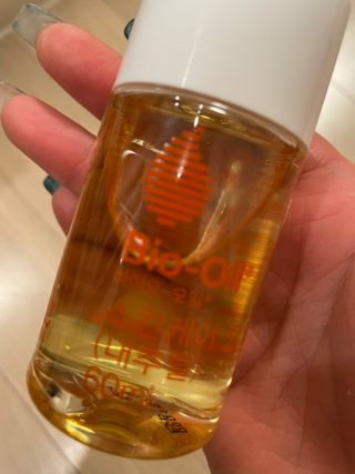 바이오오일 [바이오-오일] 스킨케어 오일 내추럴 60ml — 5점을 준 리뷰어가 2021년 10월 올린 사용 사진