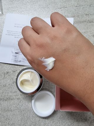 소담스퀘어 상암 라디셀 인텐시브 큐어 크림 50ml — 3점을 준 리뷰어가 2022년 11월 올린 사용 사진