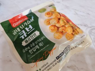 굽네몰 굽네 닭가슴살 큐브 3종 9팩 — 5점을 준 리뷰어가 2021년 11월 올린 사용 사진
