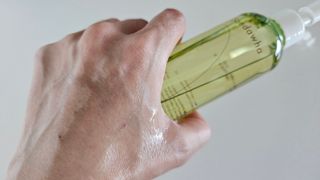 스킨큐어 산다화 순한 클렌징 동백 오일 200ml — 4점을 준 리뷰어가 2023년 8월 올린 사용 사진