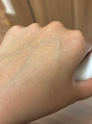 [스킨1004] 마다가스카르 센텔라 히알루-시카 워터핏 선세럼 50ml — 5점을 준 리뷰어가 2024년 6월 올린 사용 사진