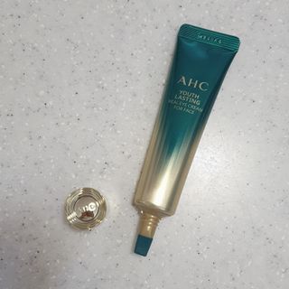 [NEW 탄력유턴 아이크림] AHC 유스 래스팅 리얼 아이크림 포 페이스 — 4점을 준 리뷰어가 2021년 3월 올린 사용 사진