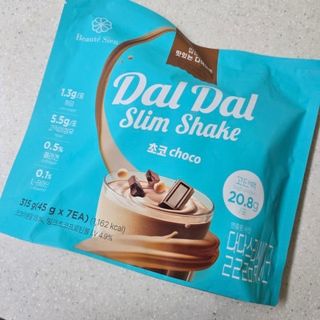 달달슬림쉐이크 [블로그]달달슬림 맛있는 단백질 쉐이크 파우치 다이어트 식사대용 프로틴 파우더 보충제 — 5점을 준 리뷰어가 2025년 10월 올린 사용 사진