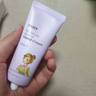 파시 FASCY 高保湿ハンドクリーム40ml+80ml セット — 5점을 준 리뷰어가 2021년 6월 올린 사용 사진
