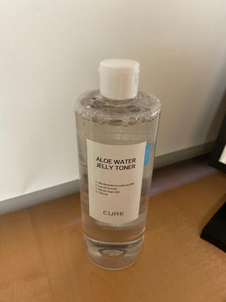 김정문알로에 큐어 큐어 알로에 워터 젤리 토너 500ml — 4점을 준 리뷰어가 2021년 4월 올린 사용 사진