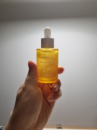 체르엠 스템앤셀 비타민 브라이트닝 에센스 30ml 1개 — 4.5점을 준 리뷰어가 2021년 10월 올린 사용 사진