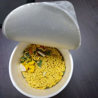 NISSIN 닛신 컵누들  4종 - 씨푸드오리지날, 씨푸드 스파이시, 씨푸드 커리, 씨푸드 XO소스 — 5점을 준 리뷰어가 2022년 2월 올린 사용 사진