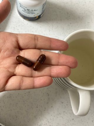 프리마인 홍삼의 강력한 에너지, 이제는 흡수율을 높인 최첨단 캡슐로 간편하게 초고속 충전하세요. — 4점을 준 리뷰어가 2022년 10월 올린 사용 사진