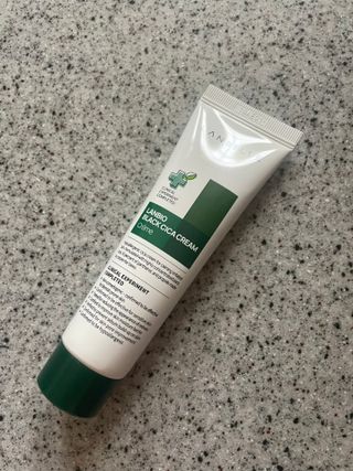 랑벨 랑바이오 블랙 시카 크림 50ml(블랙비 프로폴리스, 시카 4종, 판테놀 10 함유) — 5점을 준 리뷰어가 2022년 6월 올린 사용 사진