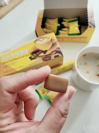 (주) 피치코리아 믹스커피캔디76g x2개입 — 5점을 준 리뷰어가 2022년 11월 올린 사용 사진
