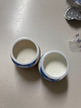 매일바이오 그릭요거트 오리지널 플레인 4개, 로스터리 커피믹스 4개 — 5점을 준 리뷰어가 2021년 12월 올린 사용 사진
