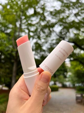 [트윙클라] 안티멜라 수딩 워터밤+안티링클 샤이닝 멀티밤 — 5점을 준 리뷰어가 2022년 8월 올린 사용 사진