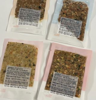 씽크라이크펫 강아지 화식 (50g 소/닭/오리/양 1팩씩 4팩) — 5점을 준 리뷰어가 2023년 1월 올린 사용 사진