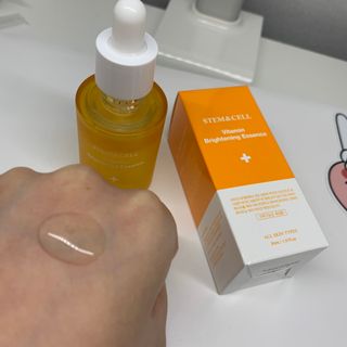 체르엠 스템앤셀 비타민 브라이트닝 에센스 30ml 1개 — 5점을 준 리뷰어가 2021년 11월 올린 사용 사진