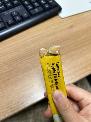 맛있게 골라먹는 이너셋 ABC젤리스틱 이너뷰티젤리 3종세트 15포X3박스 — 4.5점을 준 리뷰어가 2023년 4월 올린 사용 사진