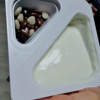 남양유업 또깍 접어 떠먹는 불가리스 2종 — 5점을 준 리뷰어가 2021년 1월 올린 사용 사진