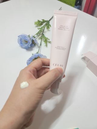 프리마인 선크림만 바꿨을 뿐인데 매일 물 2L챙겨먹고 기초케어 완벽하게 한 물빛피부 완성,셀라브UV프로텍터 — 5점을 준 리뷰어가 2023년 7월 올린 사용 사진