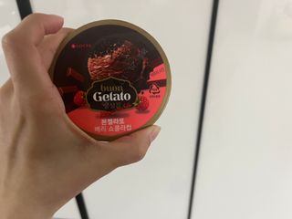 롯데제과 본젤라또 비스킷&바닐라카라멜바, 본젤라또 베리쇼콜라컵 — 5점을 준 리뷰어가 2021년 12월 올린 사용 사진