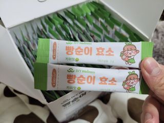 아이비웰니스 빵순이 식탁 위의 필수템! 빵순이 효소 키위맛 100포 + 석류맛 14포 (총 114포) — 5점을 준 리뷰어가 2022년 12월 올린 사용 사진