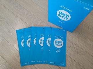 [심폐소생소] KF94 오늘의 마스크 대형 — 5점을 준 리뷰어가 2022년 1월 올린 사용 사진