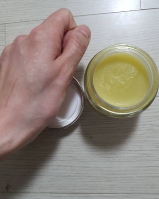 올리브 오일 스킨케어 컴퍼니 [OOSC] 순한 베이비 퓨어 수딩밤 오리지널 60g — 5점을 준 리뷰어가 2021년 5월 올린 사용 사진