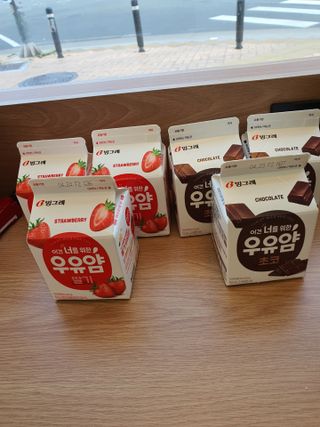 빙그레 우유얌 초코 / 우유얌 딸기 — 5점을 준 리뷰어가 2021년 4월 올린 사용 사진