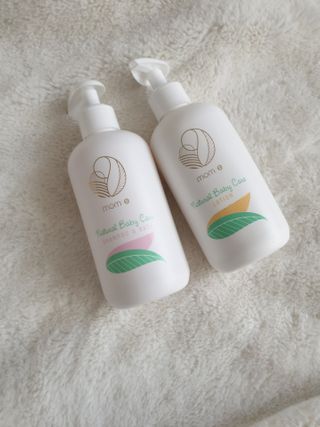 mom e 맘이 내추럴 베이비 케어 샴푸앤바스+로션 — 5점을 준 리뷰어가 2021년 1월 올린 사용 사진
