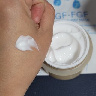 Dr.느루벗 느루벗 링클 솔루션 콘센트레이트 스네일 탄력 달팽이 크림 80g — 5점을 준 리뷰어가 2021년 4월 올린 사용 사진